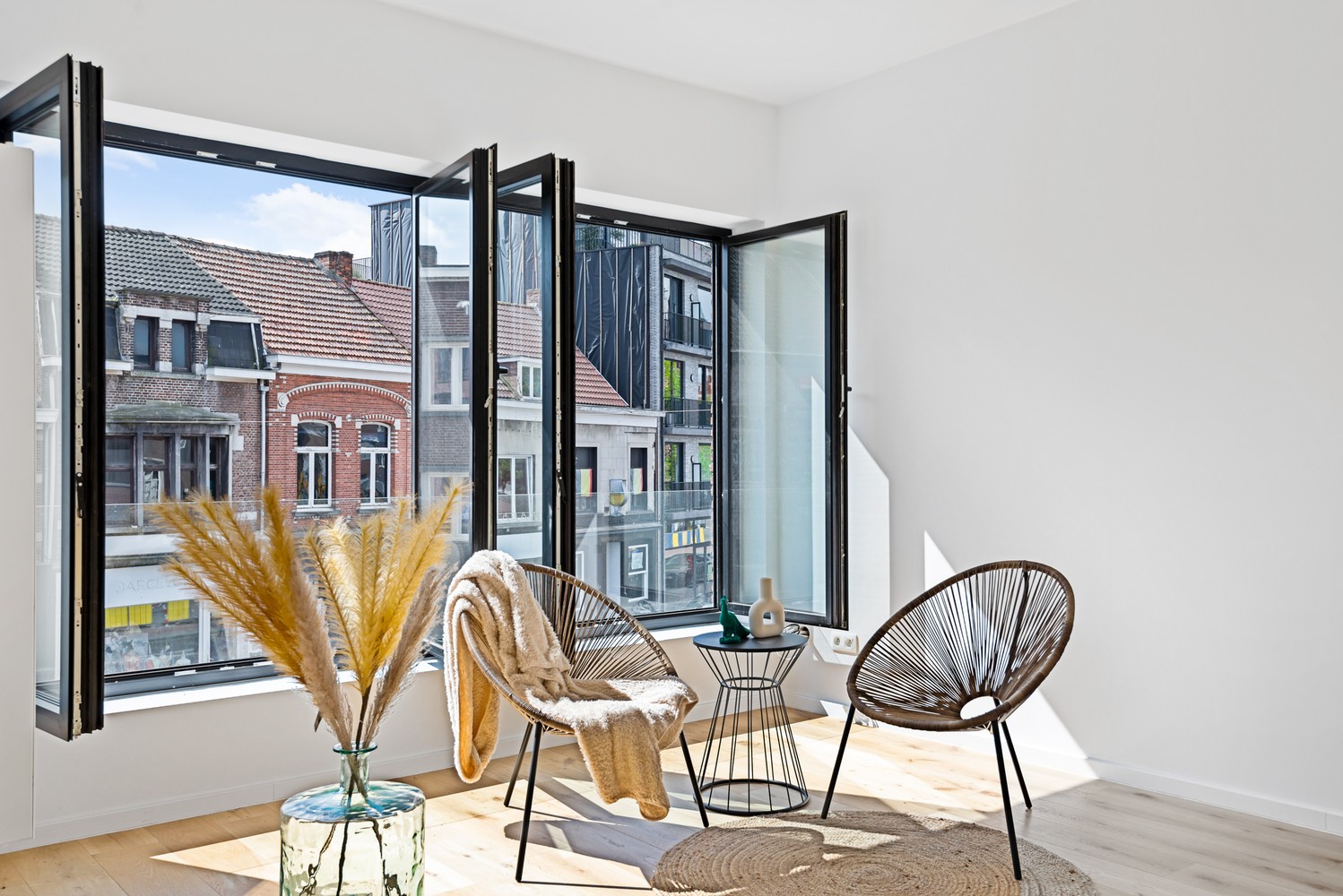 Volledig gerenoveerd appartement met 2 slpks en 2 terrassen in Brasschaat! afbeelding 3